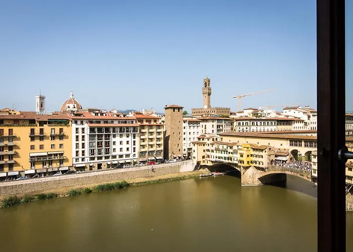 - Ponte Vecchio Exclusive Florence